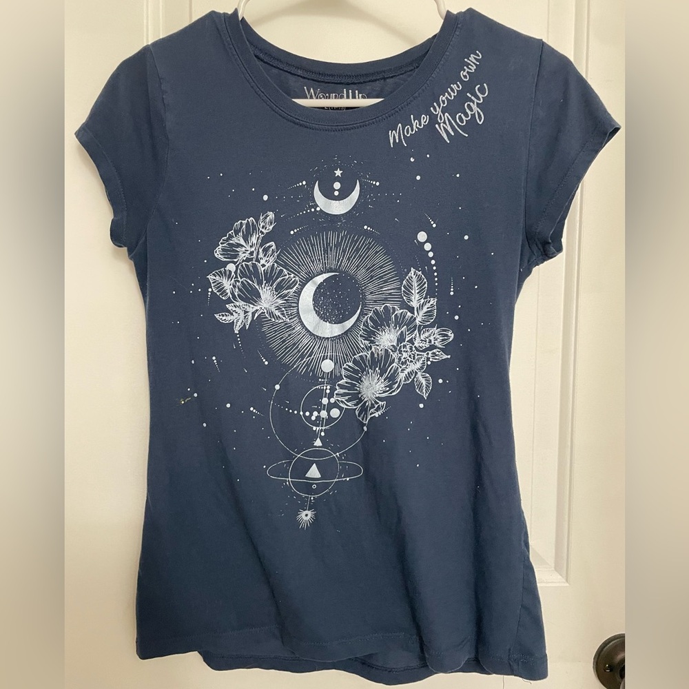 Wound Up make your own magic, flowers and astrology shirt kids L